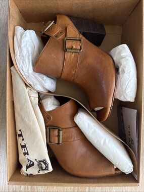 HS trask Miriam Brown Leather Buckle Peep-Toe Booties - Women Sz 8